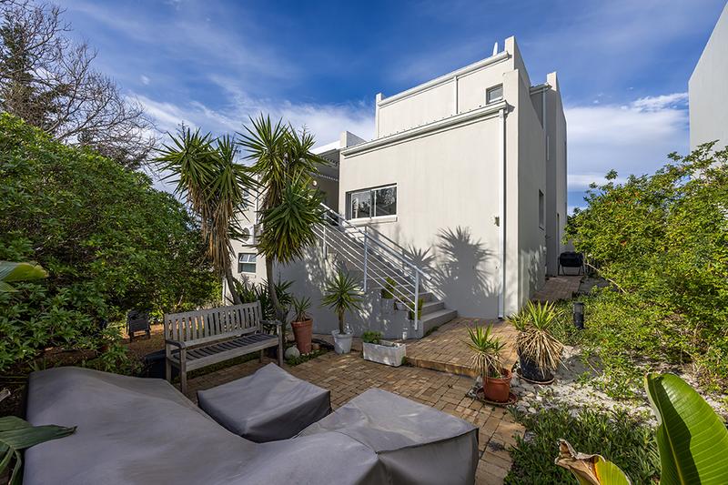 To Let 4 Bedroom Property for Rent in West Beach Western Cape